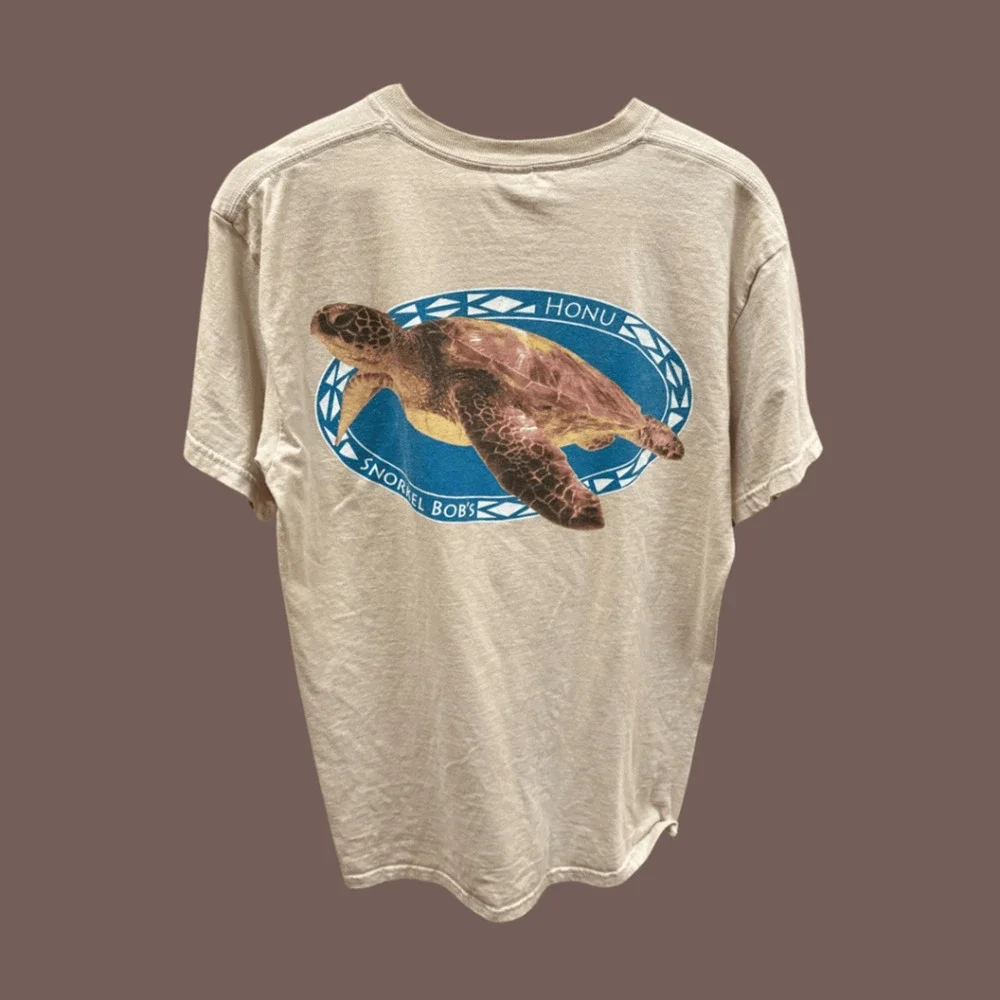 Gildan Turtle T-Shirt | Cream Graphic Tee | Size M | Vintage